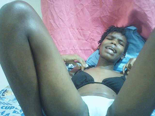 Beautyviny2 live cam on BongaCams