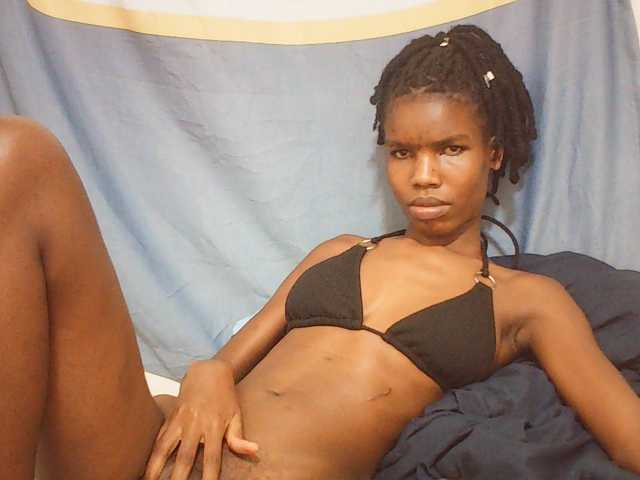 Beautyviny2 live cam on BongaCams