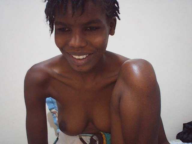 Beautyviny2 live cam on BongaCams