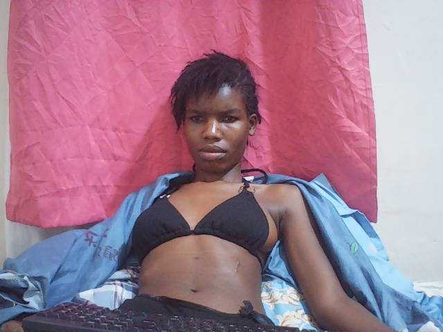 Beautyviny2 live cam on BongaCams