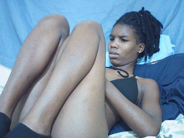 Beautyviny2 live cam on BongaCams