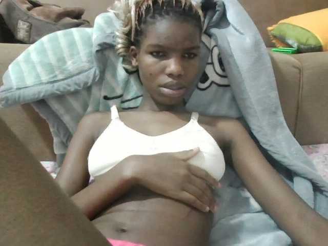 Beautyviny2 live cam on BongaCams