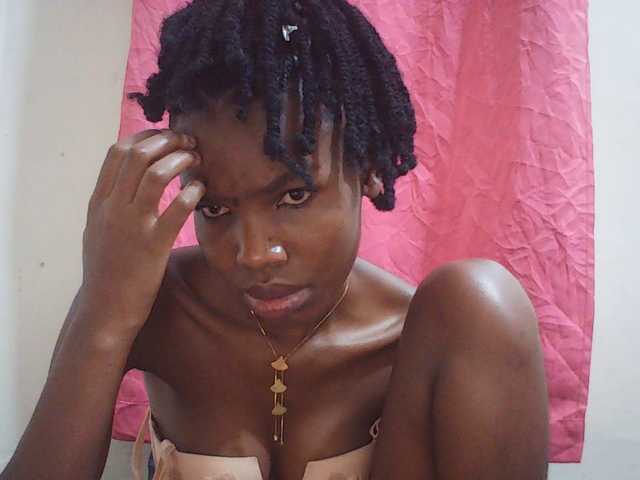Beautyviny2 live cam on BongaCams