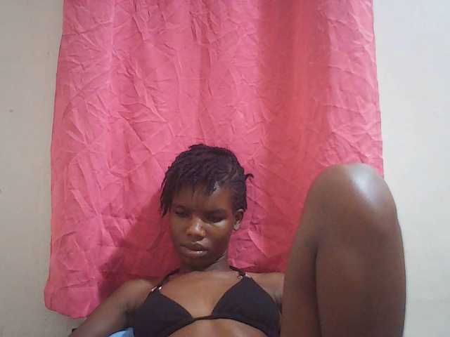 Beautyviny2 live cam on BongaCams