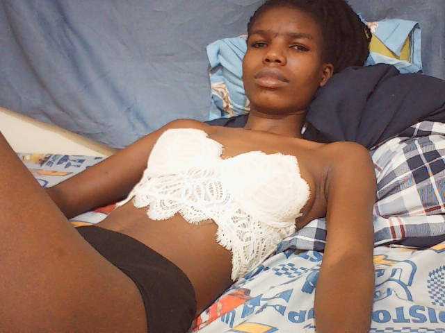Beautyviny2 live cam on BongaCams