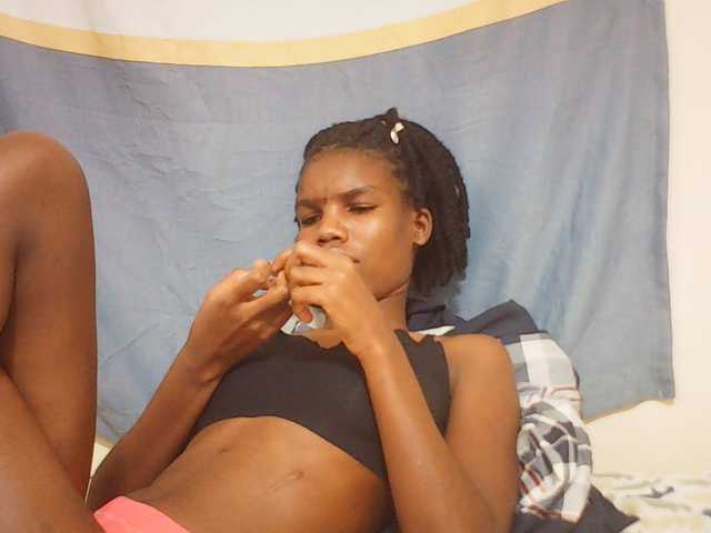 Beautyviny2 live cam on BongaCams