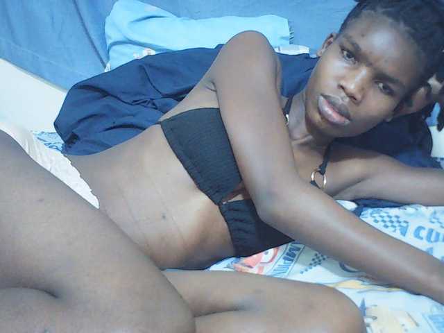 Beautyviny2 live cam on BongaCams