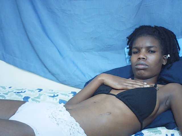 Beautyviny2 live cam on BongaCams