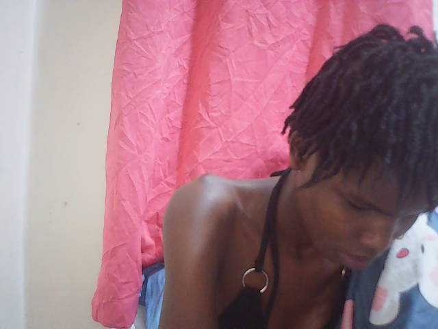 Beautyviny2 live cam on BongaCams