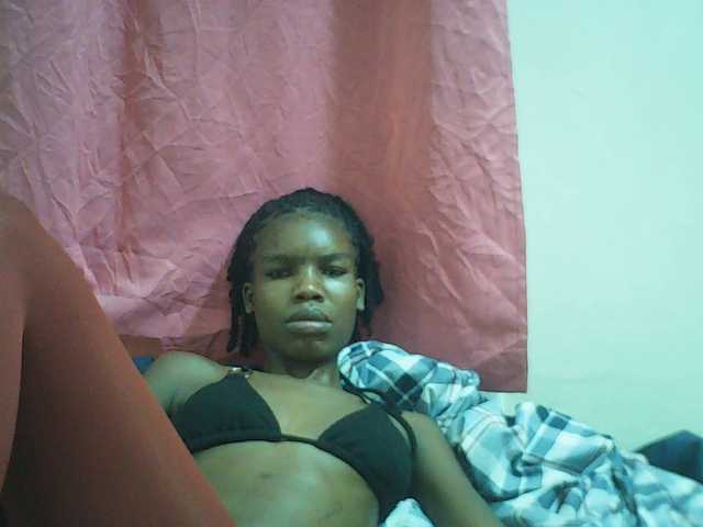 Beautyviny2 live cam on BongaCams