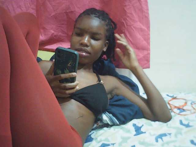 Beautyviny2 live cam on BongaCams