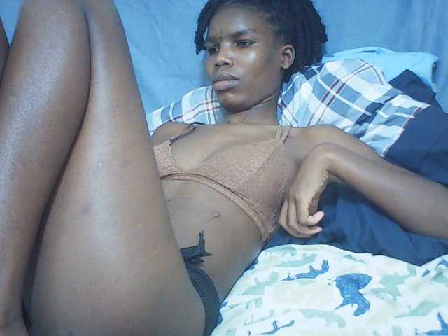Beautyviny2 live cam on BongaCams