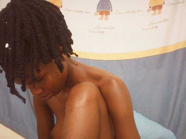 Beautyviny2 live cam on BongaCams