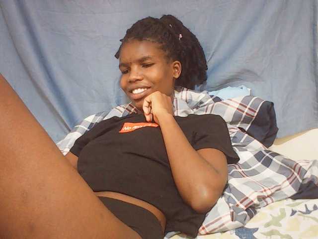 Beautyviny2 live cam on BongaCams