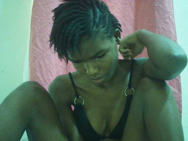 Beautyviny2 live cam on BongaCams