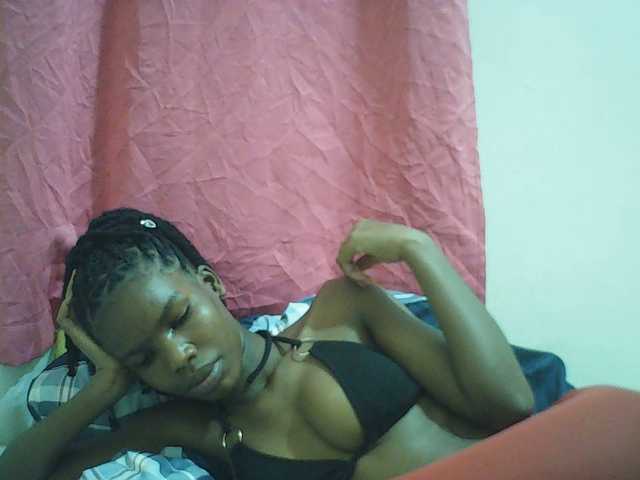 Beautyviny2 live cam on BongaCams
