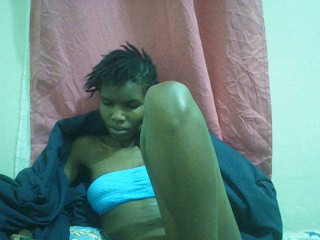 Beautyviny2 live cam on BongaCams