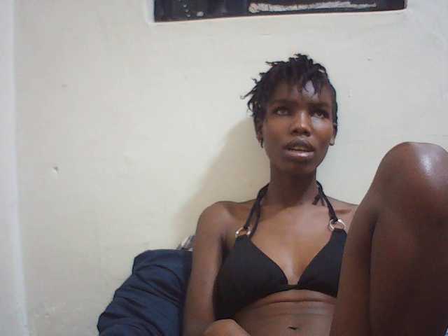 Beautyviny2 live cam on BongaCams