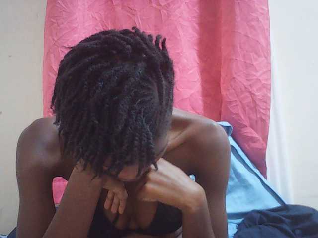 Beautyviny2 live cam on BongaCams