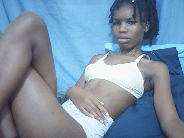 Beautyviny2 live cam on BongaCams