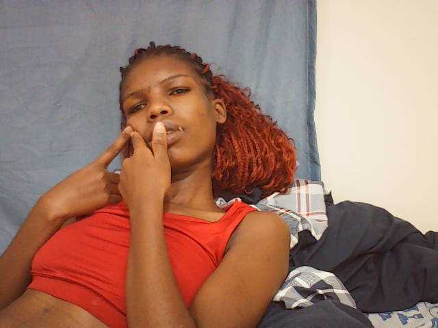 Beautyviny2 live cam on BongaCams