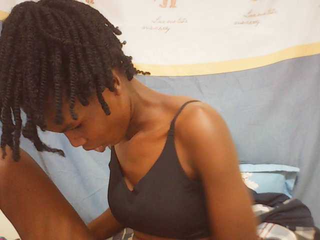 Beautyviny2 live cam on BongaCams