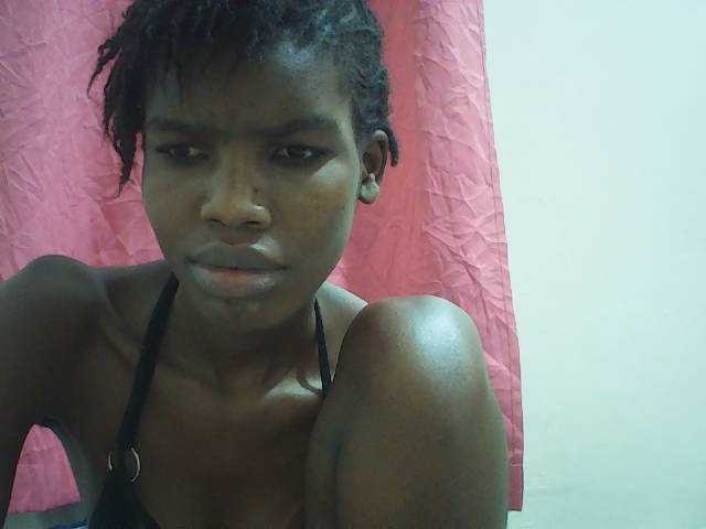 Beautyviny2 live cam on BongaCams