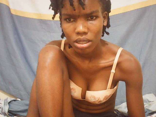 Beautyviny2 live cam on BongaCams