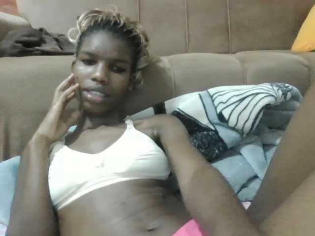 Beautyviny2 live cam on BongaCams