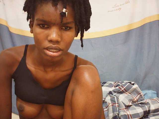 Beautyviny2 live cam on BongaCams