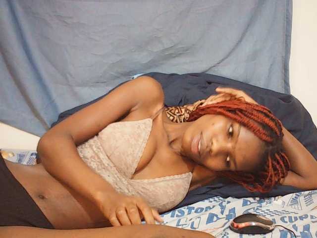 Beautyviny2 live cam on BongaCams