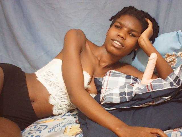 Beautyviny2 live cam on BongaCams