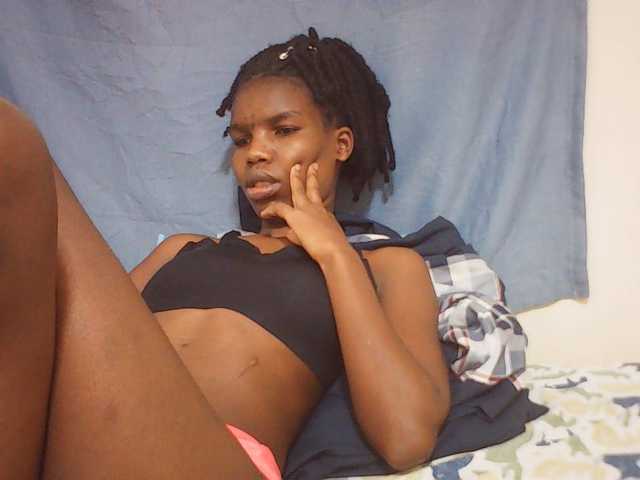 Beautyviny2 live cam on BongaCams