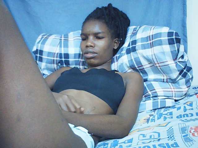 Beautyviny2 live cam on BongaCams