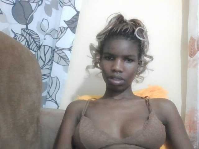 Beautyviny2 live cam on BongaCams