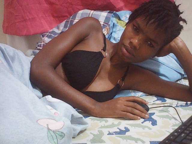 Beautyviny2 live cam on BongaCams
