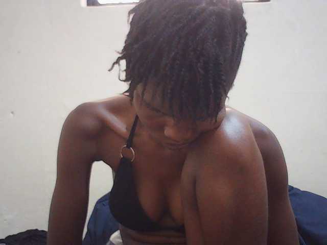 Beautyviny2 live cam on BongaCams