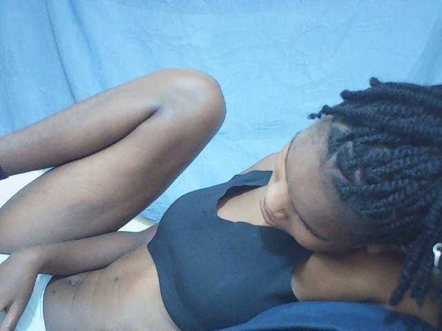 Beautyviny2 live cam on BongaCams