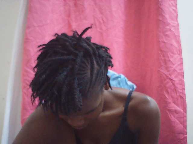 Beautyviny2 live cam on BongaCams