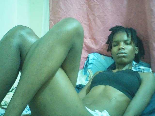 Beautyviny2 live cam on BongaCams