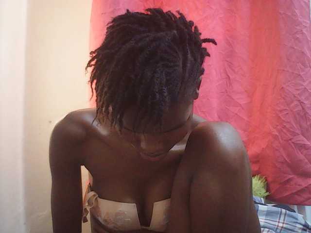 Beautyviny2 live cam on BongaCams