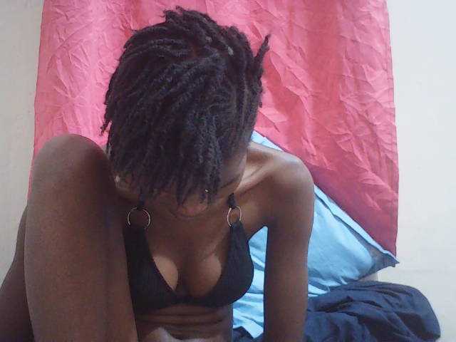 Beautyviny2 live cam on BongaCams