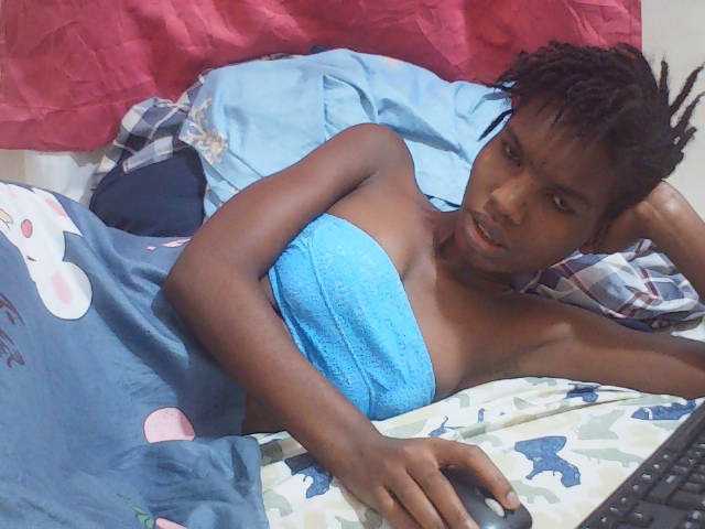 Beautyviny2 live cam on BongaCams