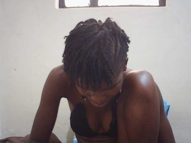 Beautyviny2 live cam on BongaCams