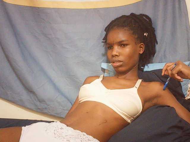 Beautyviny2 live cam on BongaCams
