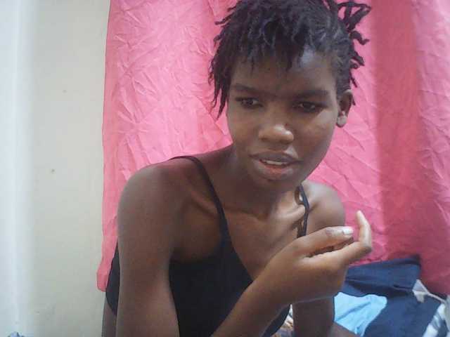 Beautyviny2 live cam on BongaCams