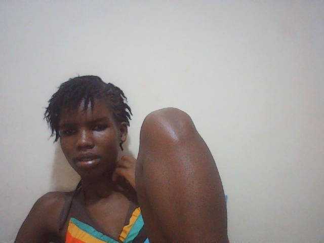 Beautyviny2 live cam on BongaCams