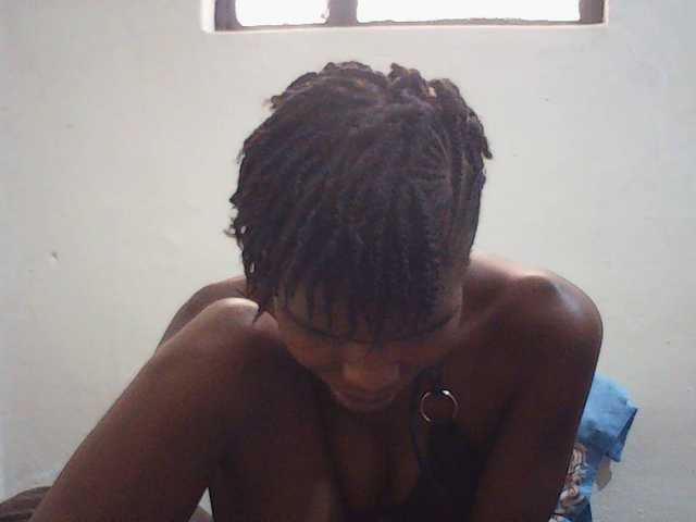 Beautyviny2 live cam on BongaCams