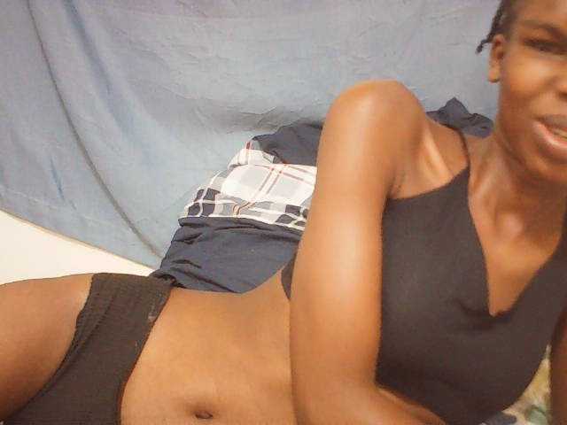 Beautyviny2 live cam on BongaCams