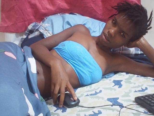 Beautyviny2 live cam on BongaCams